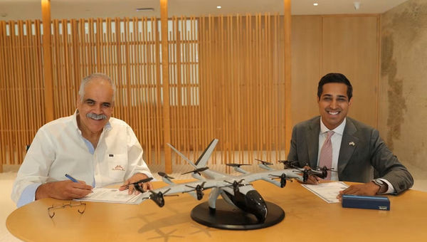 Signing ceremony at InterGlobe headquarters in New Delhi between group managing director of InterGlobe, Rahul Bhatia, and COO of Archer Aviation, Nikhil Goel)